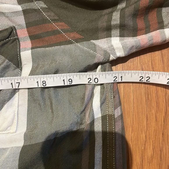 Womens button up tunic shirt. Size large. - Picture 5 of 8